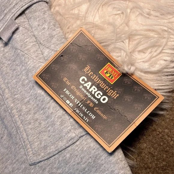 Cargo straight fit pants size small very cute for men or women - Picture 9 of 10